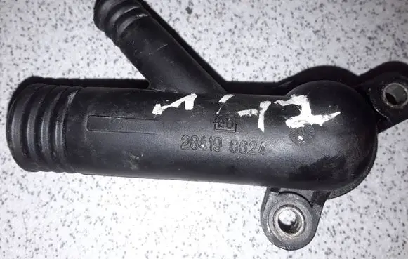 BMW 3 E36 Coolant pipe/hose 284198624