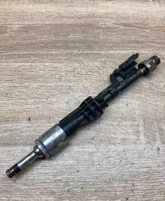 BMW X5 E70 Fuel injector 0261500109 1364759787005 06040231