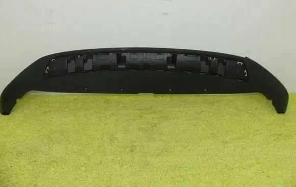 Volvo XC40 Front bumper lip 32136097