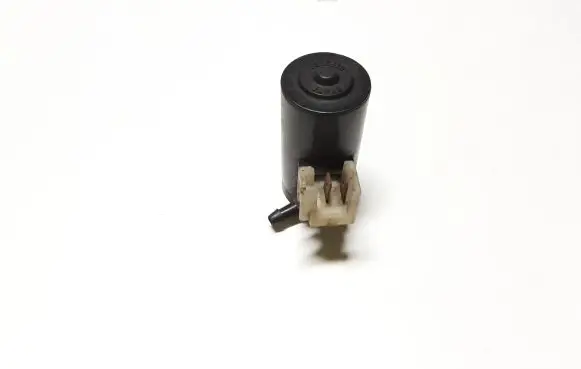 Suzuki Grand Vitara II Windscreen/windshield washer pump 6719