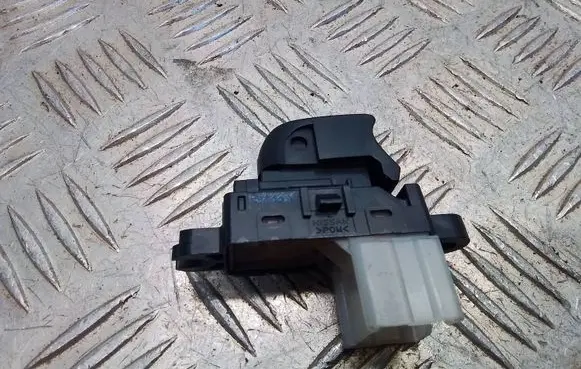 Nissan Qashqai Electric window control switch