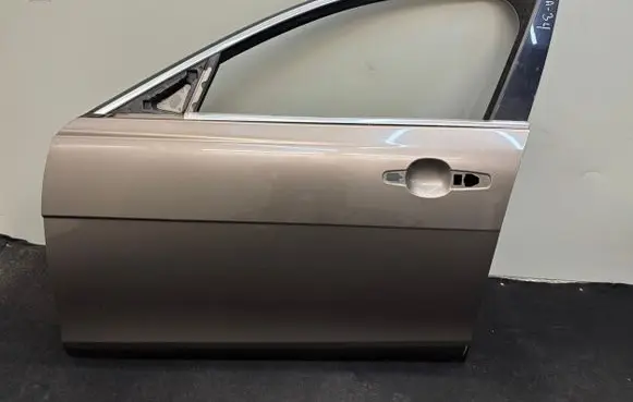Jaguar XE Front door 762638