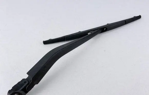 BMW 1 F20 F21 Rear wiper blade arm 7241984 7241985