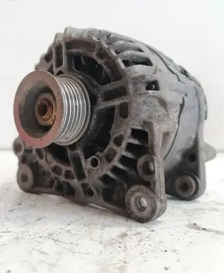 Volkswagen Golf V Generator/alternator 03C903023D 0124325128