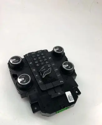 Volvo V50 Climate control unit 31398642