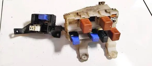 Nissan X-Trail T30 Fuse box set