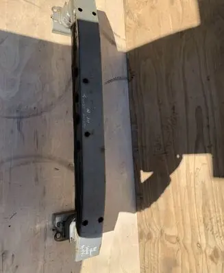 Toyota Avensis T250 Front bumper cross member SB1DD56L20E018687