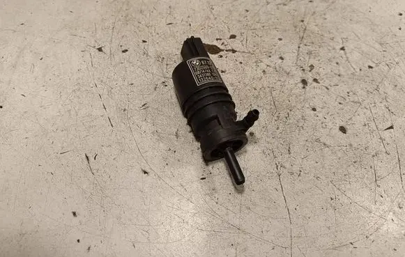 BMW 4 F32 F33 Windscreen/windshield washer pump 7302589
