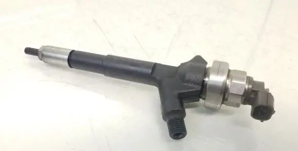 Opel Zafira B Fuel injector 8973762701 02K04652 1EF7FA