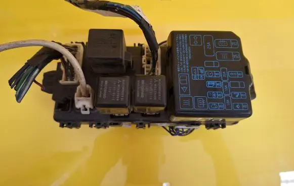 Mitsubishi Colt Fuse box set MR228760