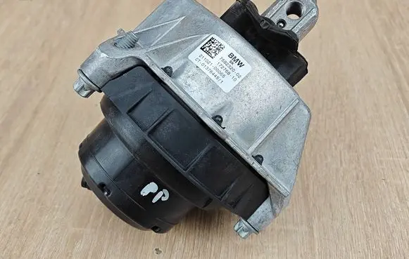BMW 4 G22 G23 G24 G26 Engine mount vacuum valve 7582320
