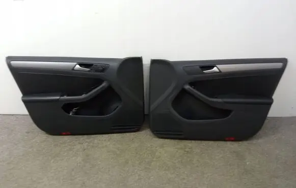 Volkswagen Jetta VI Front door card panel trim