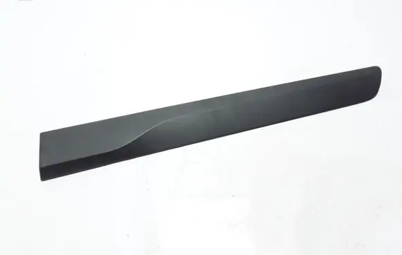 Fender trim (molding)