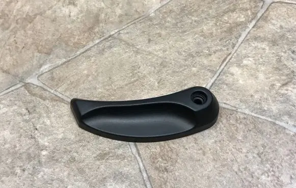 Engine bonnet (hood) release handle