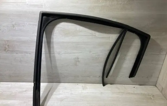 Ford B-MAX Rear door glass trim molding av11-r25825