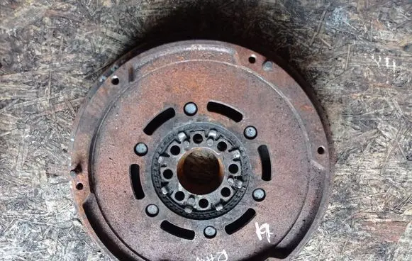 Toyota RAV 4 (XA30) Flywheel
