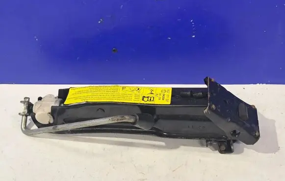 Skoda Roomster (5J) Lift Jack 6Q7011031