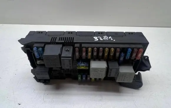Mercedes-Benz E W211 Fuse module 2115454201 00005927A2