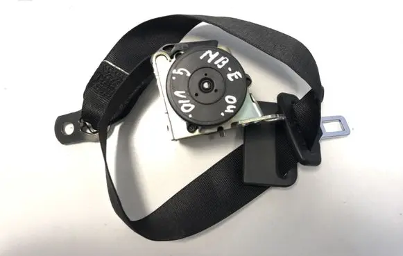 Middle seatbelt (rear)