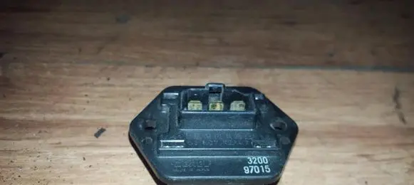 Mazda 626 Heater blower motor/fan resistor 320097015