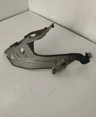 Audi A7 S7 4K8 Fender mounting bracket 4K8821132
