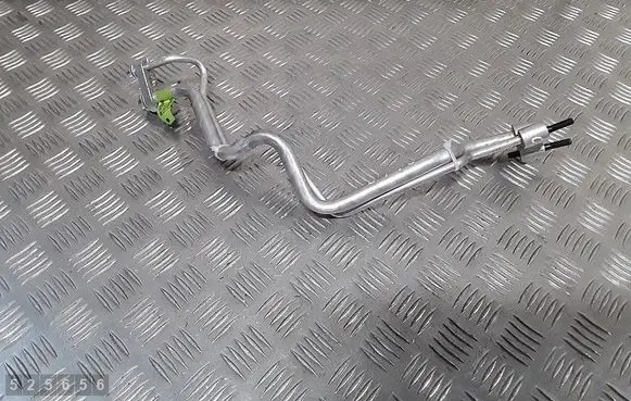 Jeep Grand Cherokee Air conditioning (A/C) pipe/hose 68105596AB