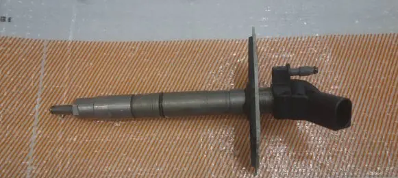 Audi A5 8T 8F Fuel injector 059130277BE 0445116023