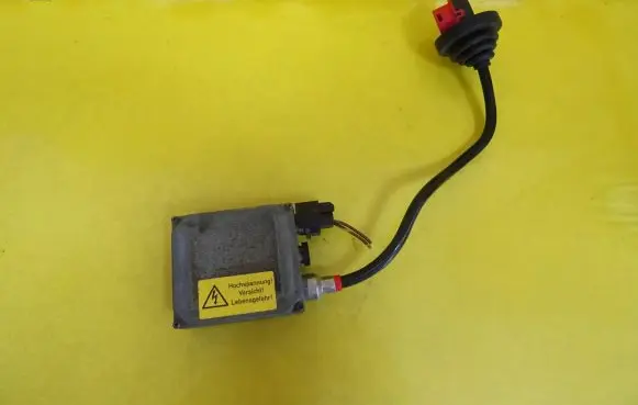 Opel Omega B1 Headlight ballast module Xenon 90565932