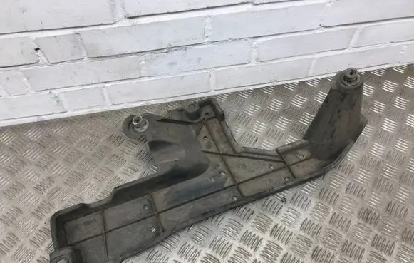 Lexus CT 200H Other under body part 5762776010