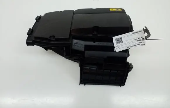 Mercedes-Benz C W204 Air filter box A2710900901