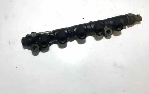 Toyota Avensis Verso Fuel main line pipe