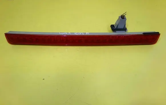 Mercedes-Benz C W203 Third/center stoplight A2038200356