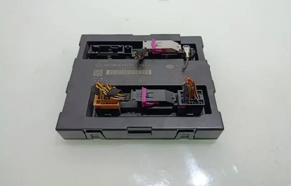 Audi A4 S4 B8 8K Comfort/convenience module 8K0907064DG