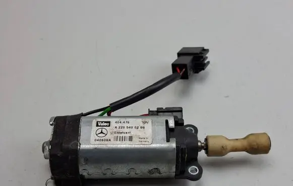 Mercedes-Benz S W220 Steering column adjust motor A2205400288 404476 040608A