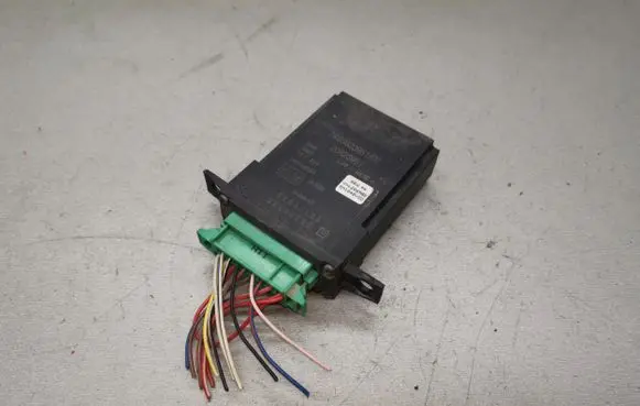 Volvo 440 Window wiper relay 7420823951