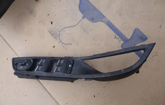 Ford Focus Quarter vent window switch F1ET-14A132-CC