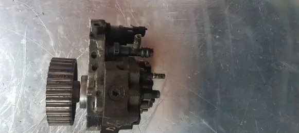 Renault Scenic II - Grand scenic II Fuel injection high pressure pump 8200108225