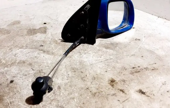 Skoda Fabia Mk1 (6Y) Manual wing mirror 