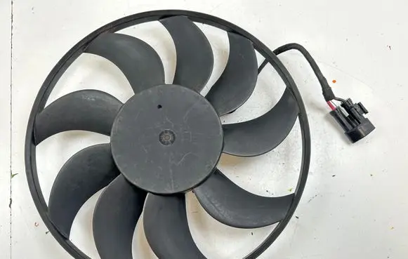 BMW M5 Electric radiator cooling fan 7602181