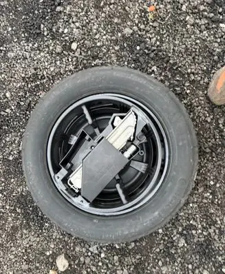 Mercedes-Benz C W204 R16 spare wheel