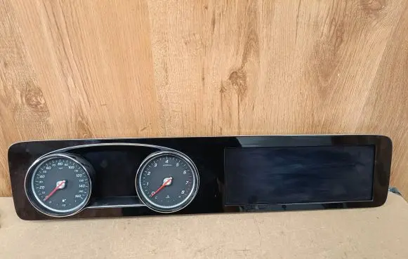Mercedes-Benz E W238 Speedometer (instrument cluster) A2139006525 A2139004724