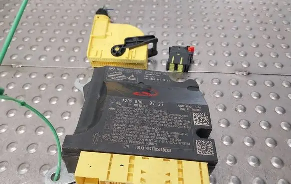Mercedes-Benz C W205 Airbag control unit/module A2059009727 A2059017913