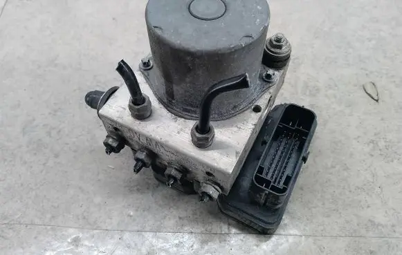 Skoda Fabia Mk3 (NJ) ABS Pump 
