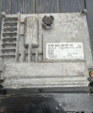 Skoda Rapid (NH) Engine control unit/module 04B907445 28444321 009406009