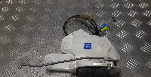 Mitsubishi Outlander Front door lock A047216