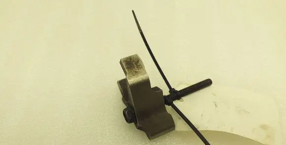 Mitsubishi L200 Fuel Injector clamp holder