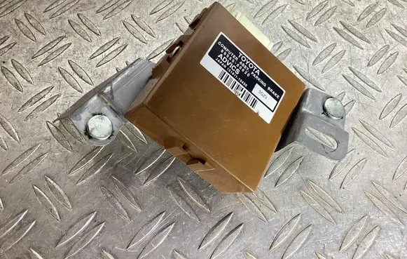 Lexus LS 460 - 600H Hand brake control module 8905050020 15181110430