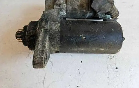 Volkswagen PASSAT B6 Starter motor 1005831311