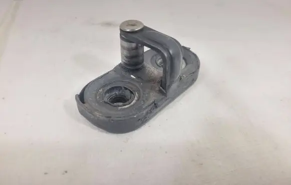Volkswagen Golf V Loading door lock loop/hook striker 1T0827517
