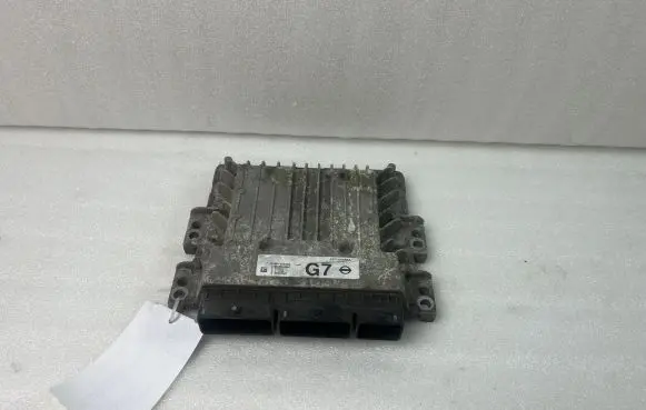 Nissan Juke I F15 Engine control unit/module 237101KB5A